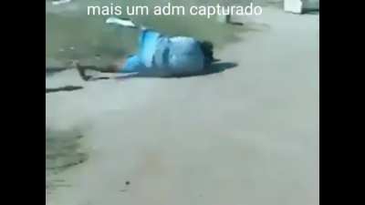 O adm foi encurralado.