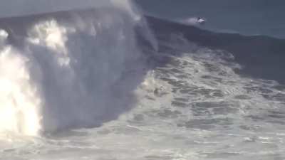 One of the largest waves ever surfed by Sebastian Steudtner in Nazaré, Portugal (Jan. 18th, 2018)