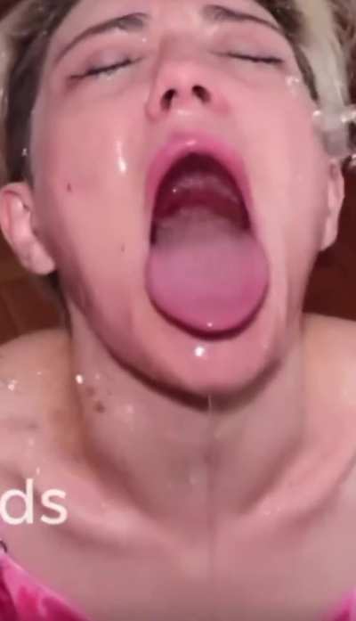 Girlz<wbr>WithA<wbr>ttitu<wbr>de bringing you the truly naughty girls of Twitter 😈 @Frey<wbr>jaxtr<wbr>eme2, an orgasm artist you need to check out! Follow her social media below! React to this video and comment 🔥