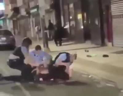 Philadelphia PD putting baton in black man's hand to accuse him of brutality