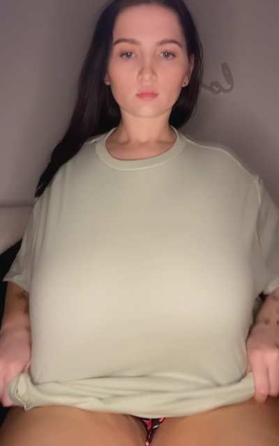 It’s my birthday so enjoy my bday titties 🎉