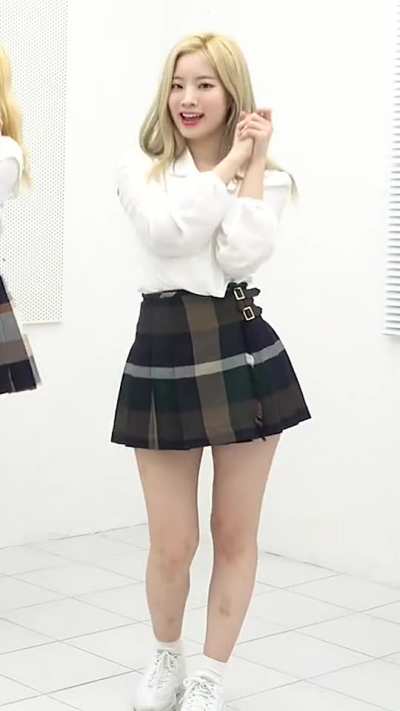 Perfect kpop princess Dahyun knows how to flaunt her incredible body for her fans... I can't help but drool over her all night long when she looks so good!