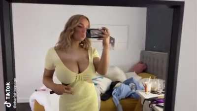Yellow Dress @charlotteepage