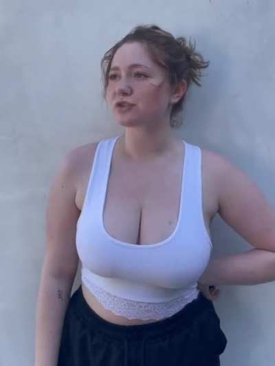 Emma Kenney (Shameless)