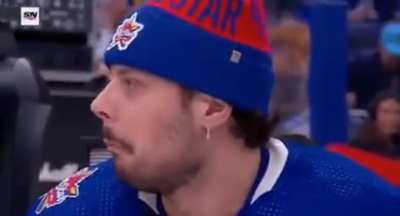 Matthews' reaction Makar's shot in the skills competition