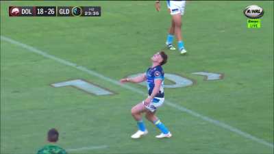 Robert Jennings gives up on scoring a try