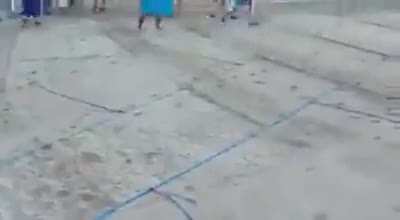 Así se pilla sitio en una playa de Torrevieja.