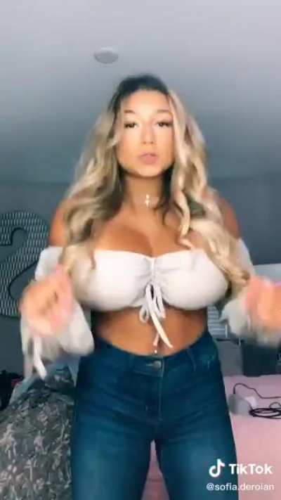 There’s no way in hell shes 16 lol