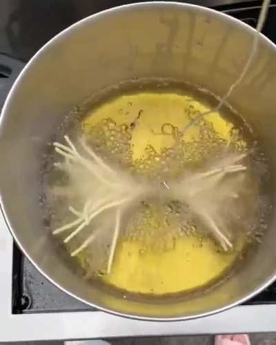 Frying spaghetti