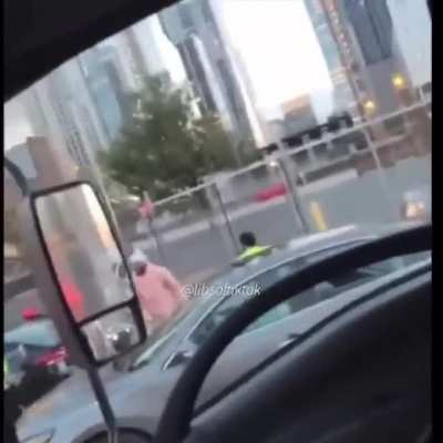 Driver starts fist-fight with three NYPD officers, wins, then casually drives away.