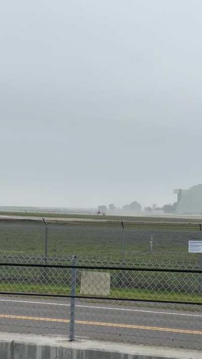 Listen to that roar!!! Two F35’s leaving Moffett Airfield 12/14/25