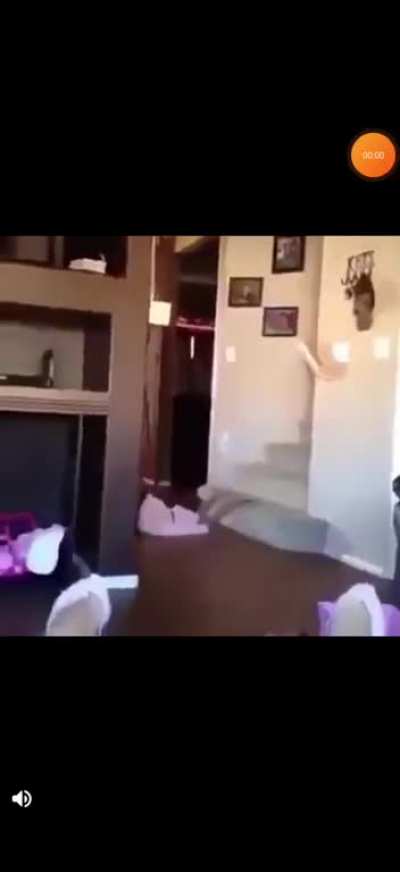 Round this on r/kidsareduckingstupid and cutted the end of the video and here it is...