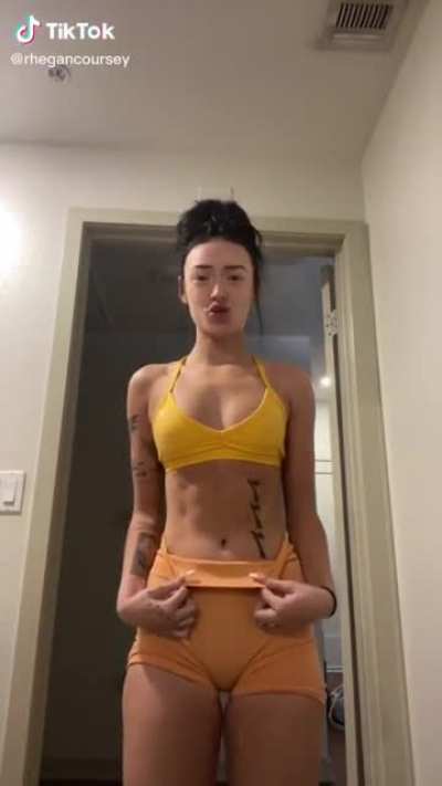 🥳