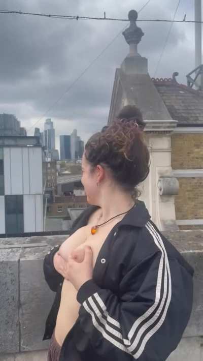 Tits out for London city!