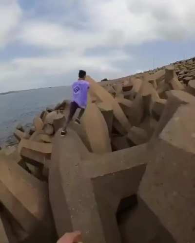 Pelo menos n é em um prédio.