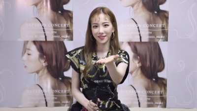 Taeyeon saying I love You awkwardly