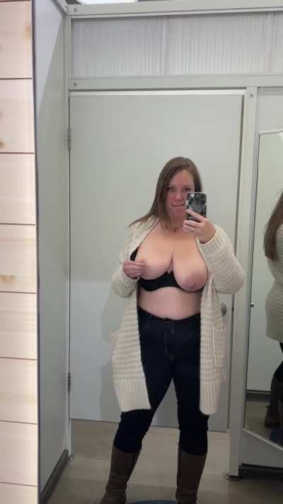 I love sending slutty videos from public!