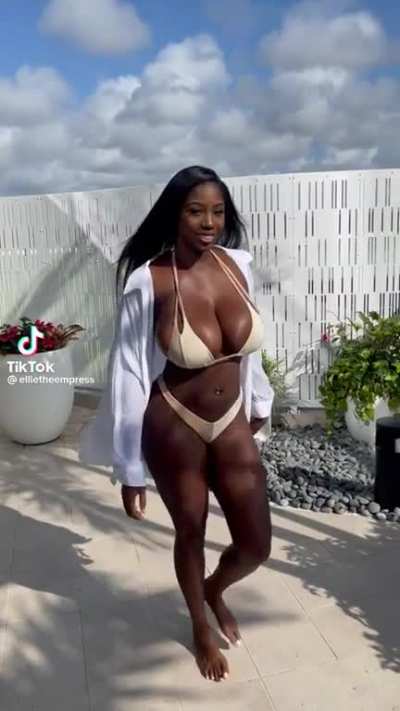 @ellietheempress