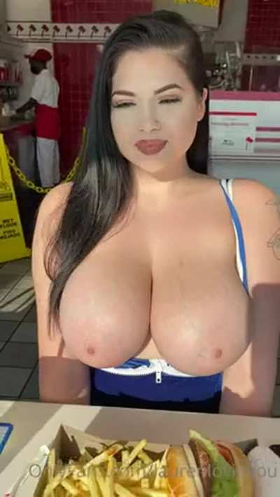I Love those 💦boob<wbr>ies🔥, mmm😍 Check The Comments😘