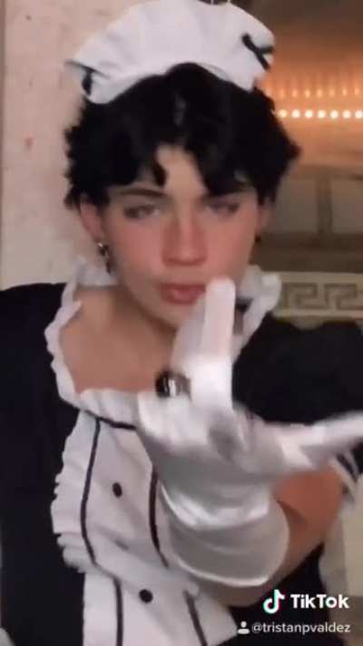 I need to stop following this boye....he's too much (it's @tristanpvaldez btw)