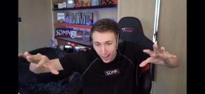 Miniminter giving away money to random mixr streamers