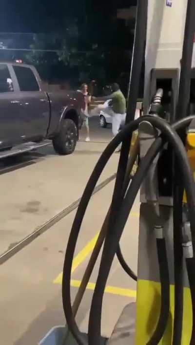 Don't worry, th' truck is ok.