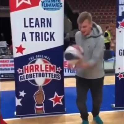 This man flexing his basketball spinning skills