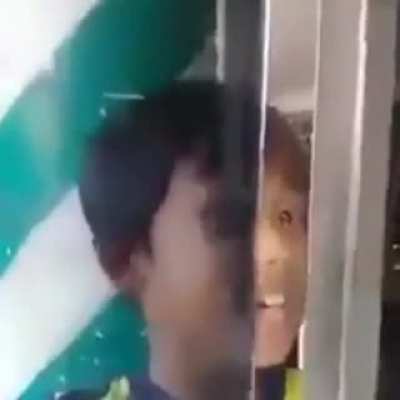 :V