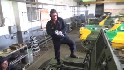 Footage of Russian T-62Ms being reactivated in 2021