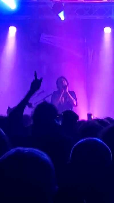 That was one long scream (show in cologne)
