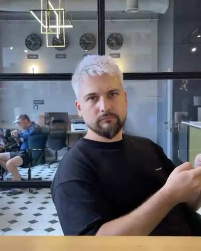 Пожрать дайте