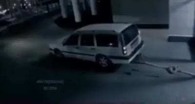 Guy tries to rob an ATM