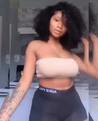 Upvote if you would milk my tits hard🍈<wbr>😌🙈