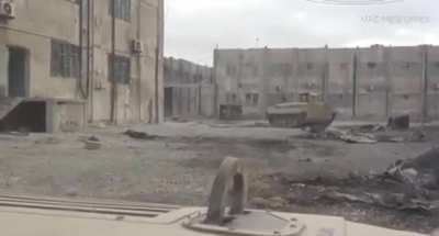 Great footage of SDF engaging escaped ISIS prisoners in close quarters combat. Enemy visible.