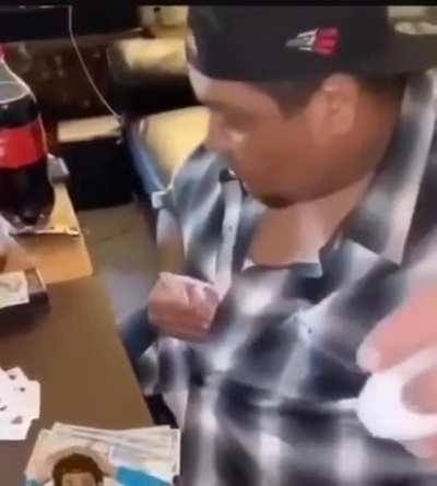 Не знаю как перед<wbr>ать игру слов😅 Coke - кокаин, кола