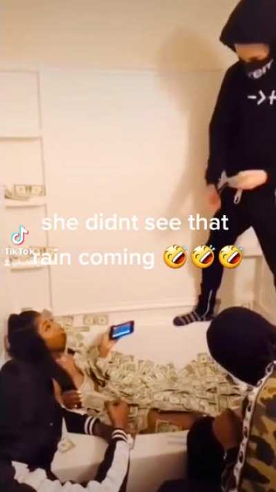 She didnt see that rain coming🤣🤣🤣