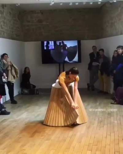 Wooden dress by designer Elodie Le-Punennec.