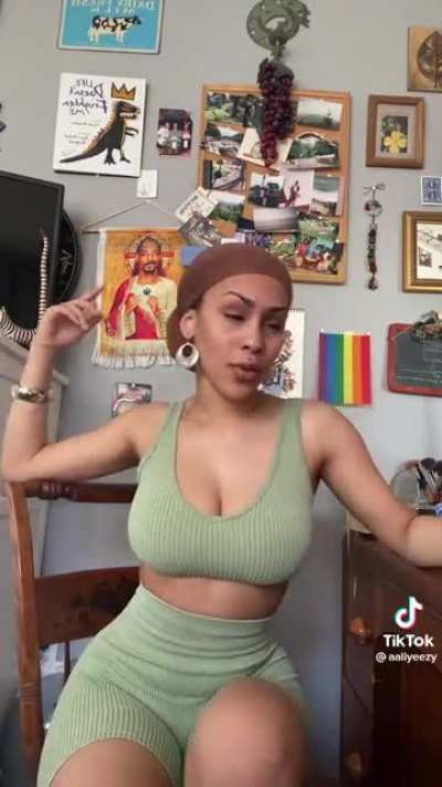 more of aaliyeezy