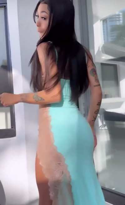 Twerking on IG story