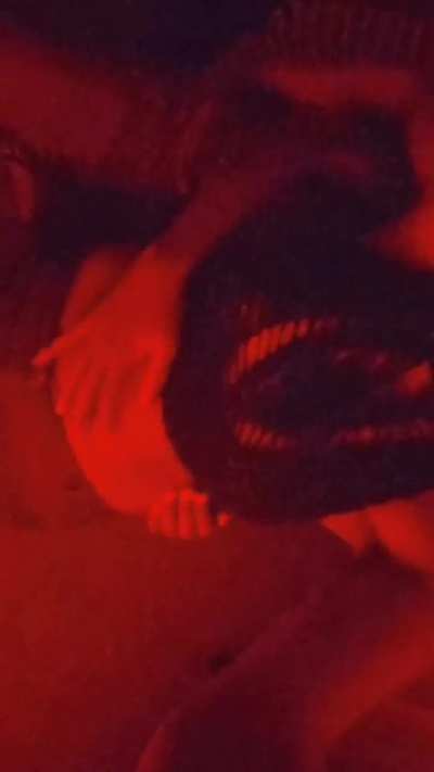 Who wants to suck my brownies? Don't stop fapping.