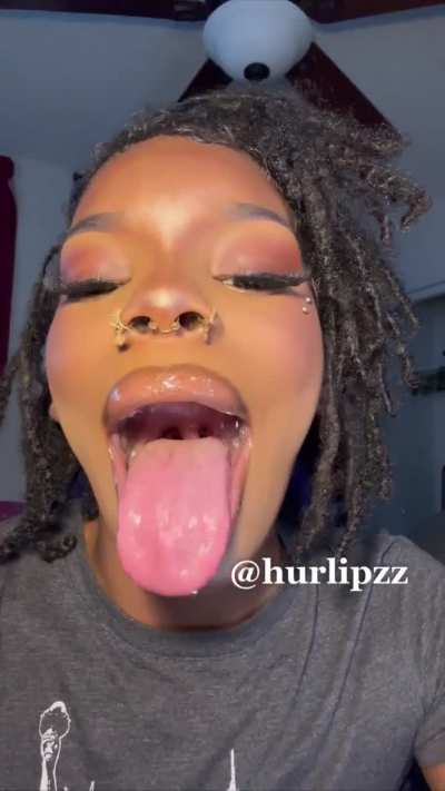 Wide Mouth @hurlipzz