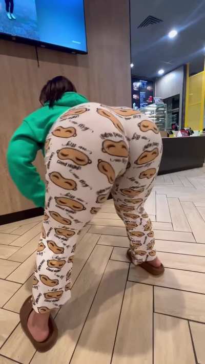 Daddy said I had a McDouble on my back already and I knew what he was talking bout🤪<wbr>🤪🤪we’<wbr>ll look daddy