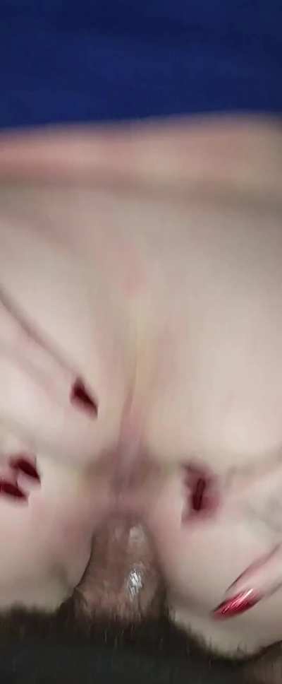 French spreads her pussy to take arab creampie / Français écarte sa chatte pour recevoir le foutre d'un rebeu