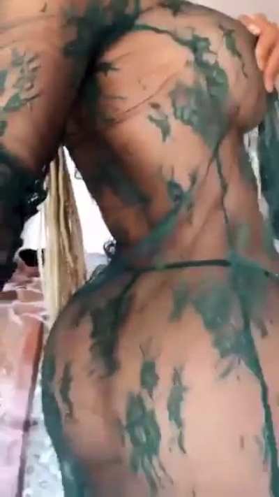 Haven’t Seen A Ass Clap From This Angle In YEARS<wbr>😭👏🏾🍑