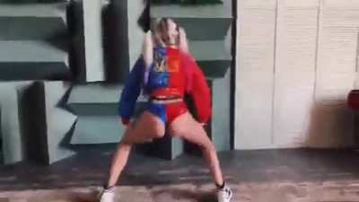 Harley can twerk