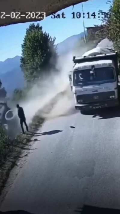 Muut toh lene de bhai