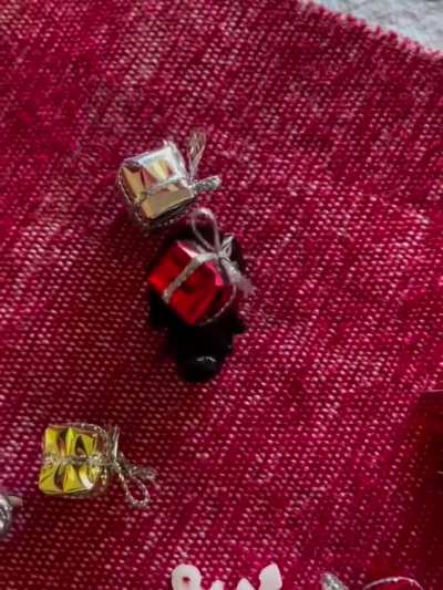 🕷️🧶🎁