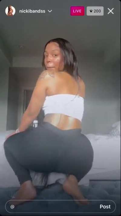 Nickibandss