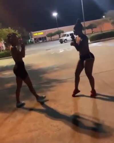 Bubble Butt 🍑 vs Slim