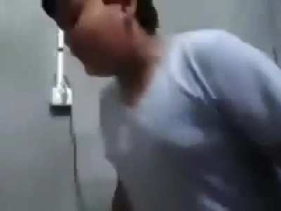 Ta batendo uma ne